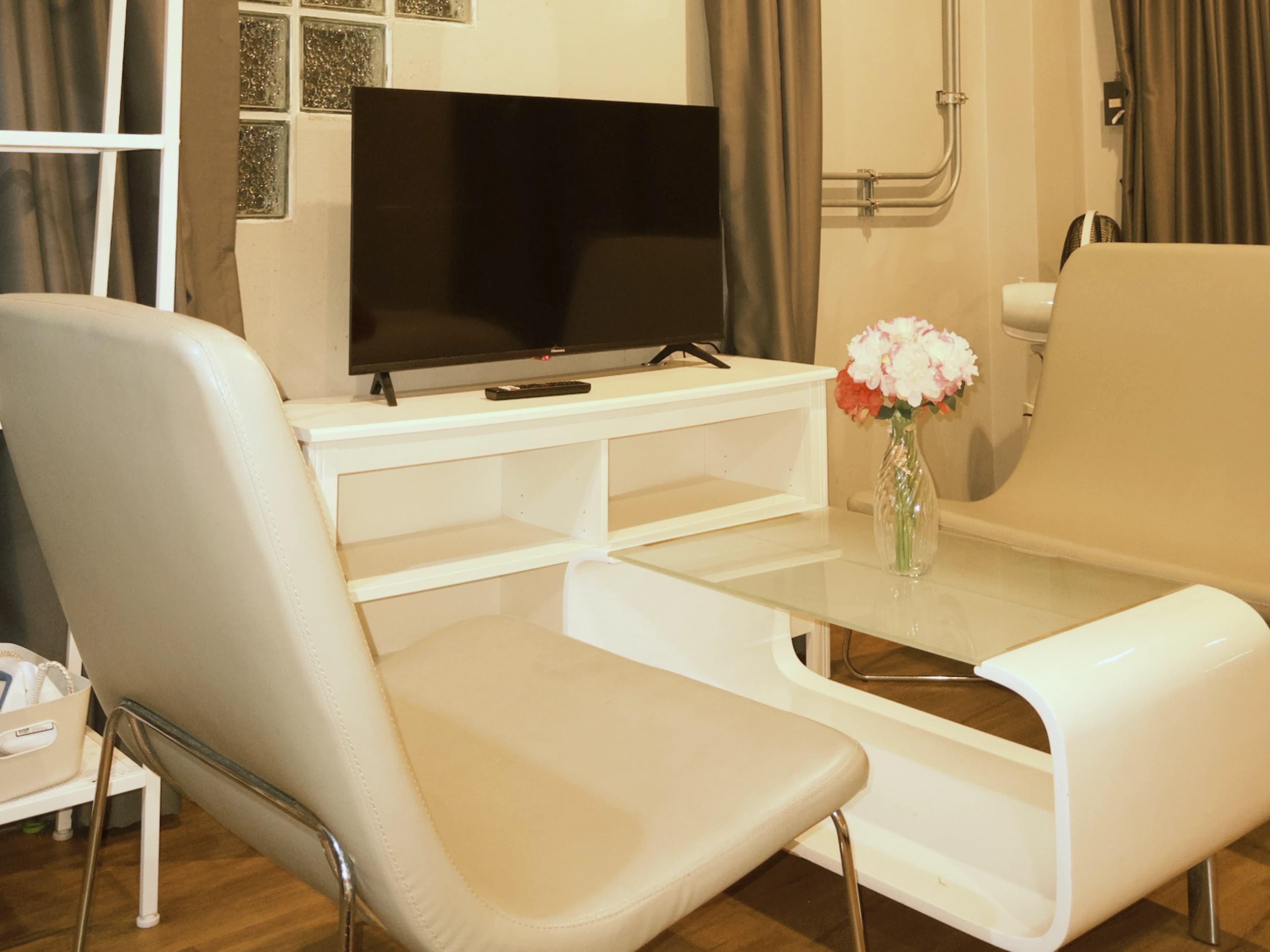 Double Room 301, image 5