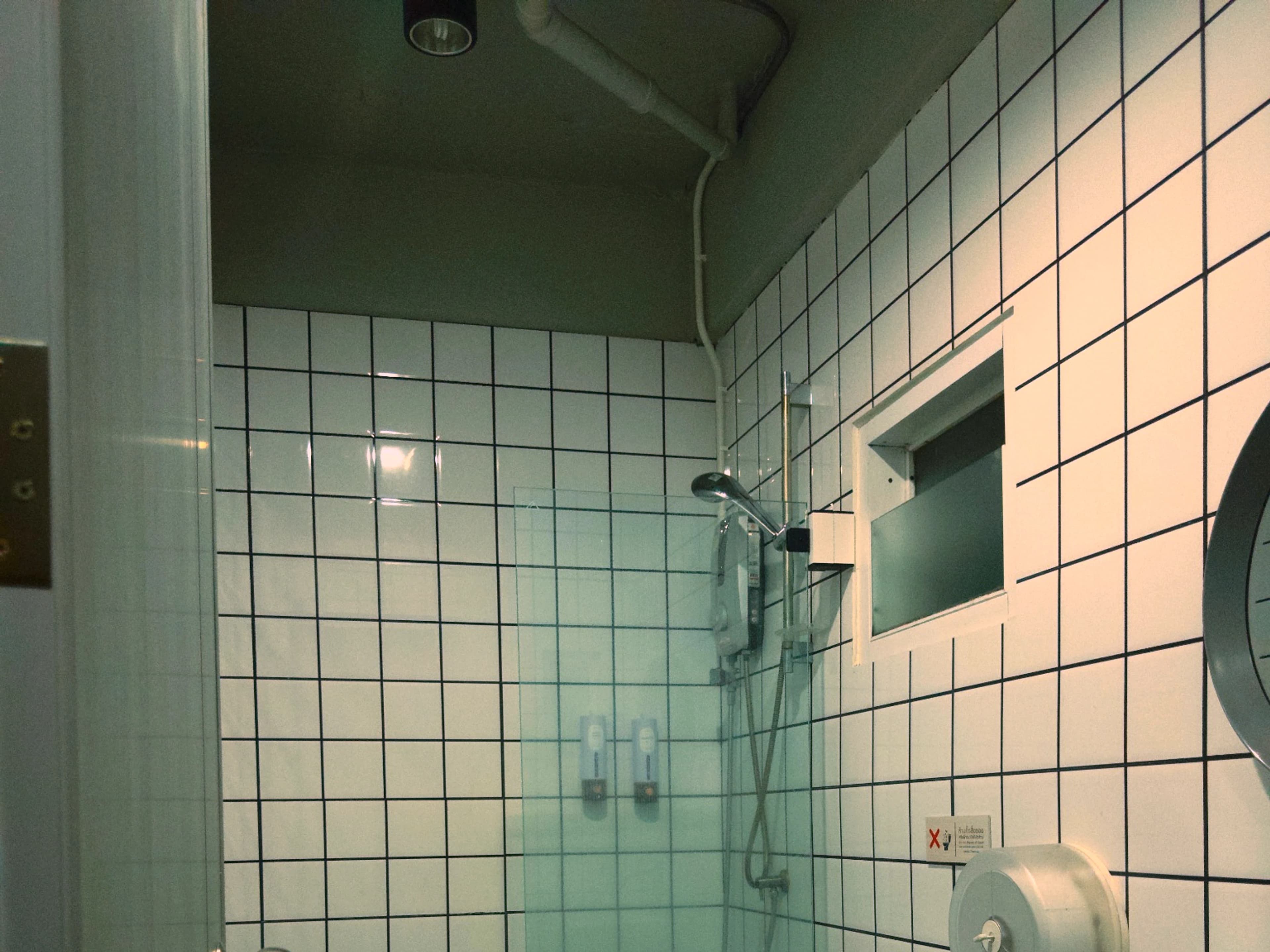 Cozy Single Room 302, image 2
